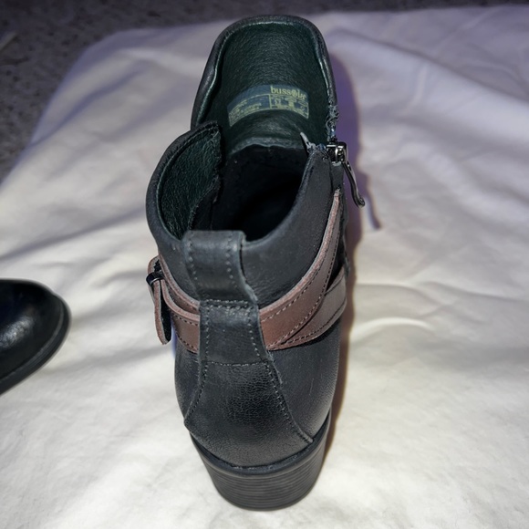 Bussola Black Leather  Ankle Boots - Picture 7 of 11